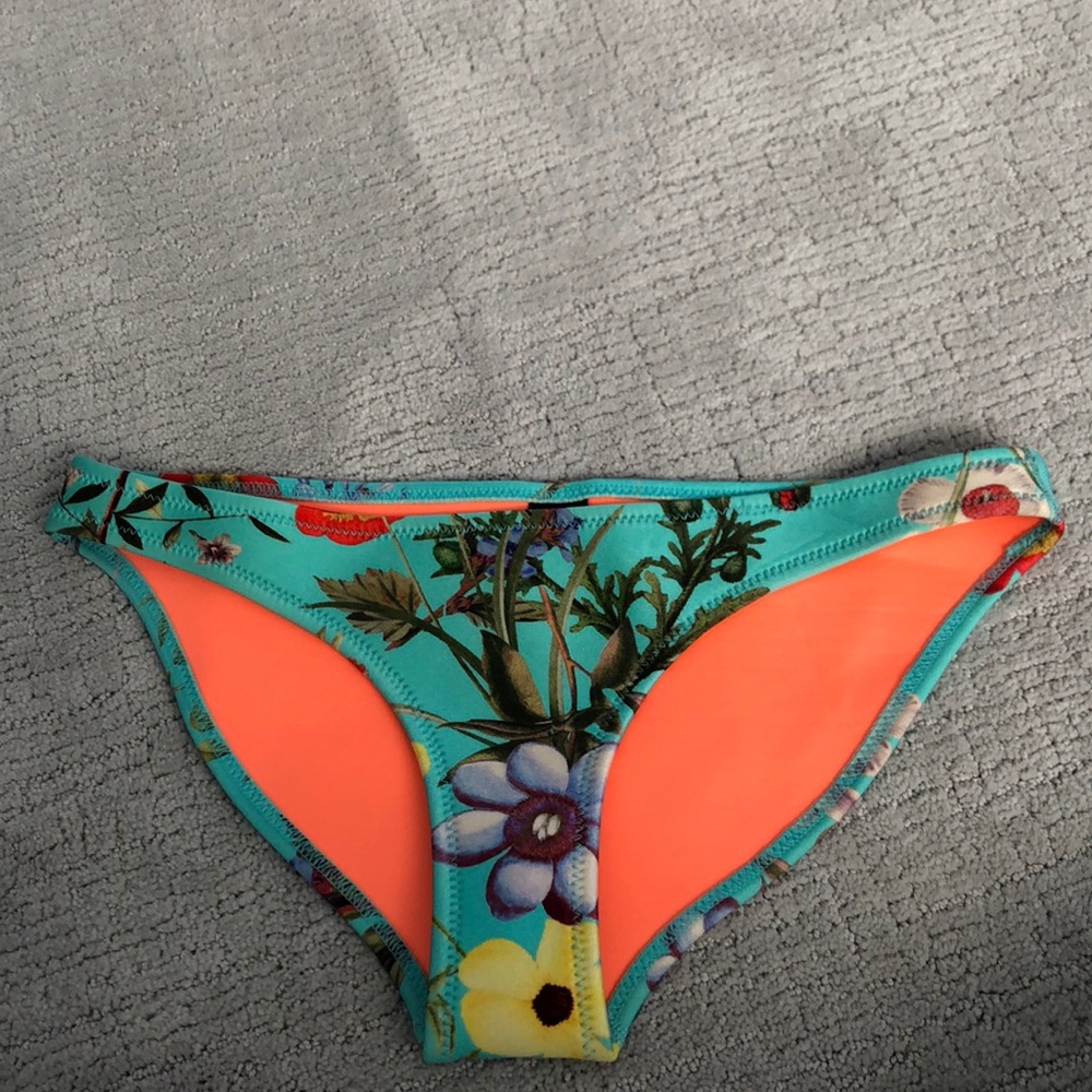 triangl swim suit bottoms